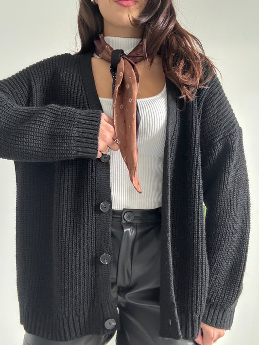 Cardigan over Lumina con foulard