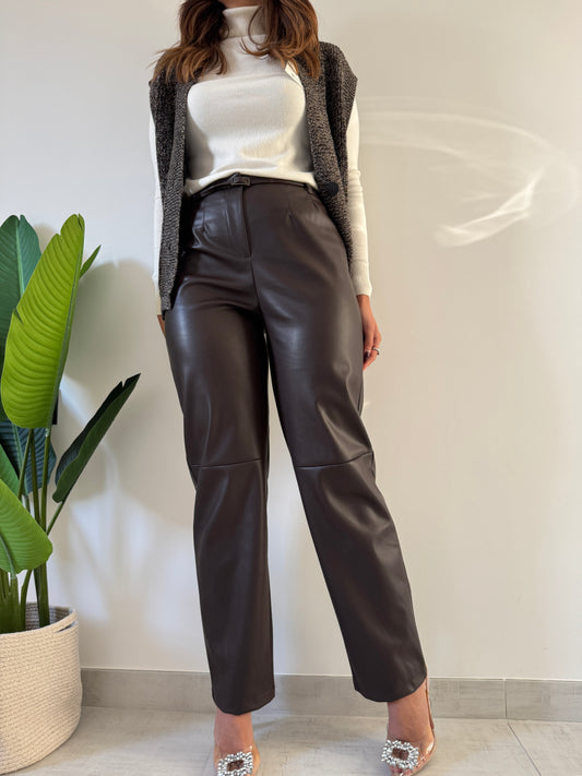 Pantalone cinturino ecopelle cioccolato