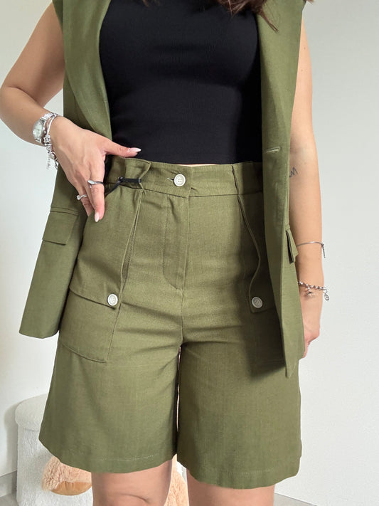 Bermuda Lumina verde militare
