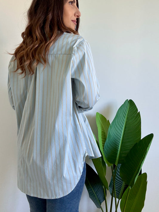 Camicia a righe verde acqua