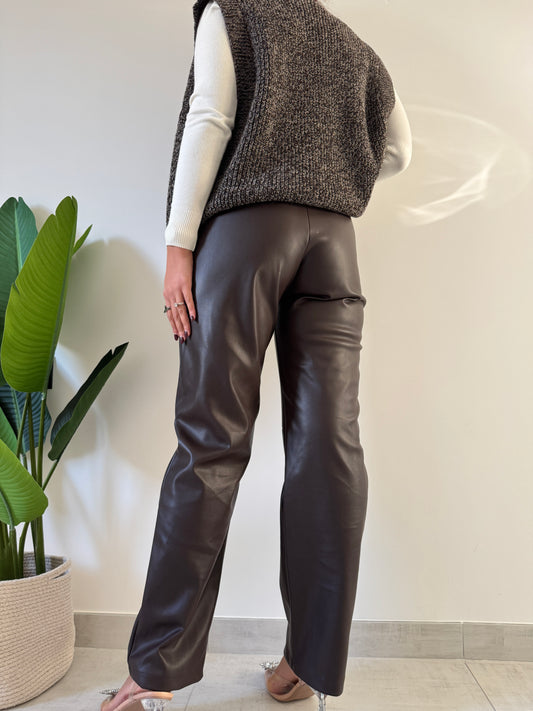 Pantalone cinturino ecopelle cioccolato